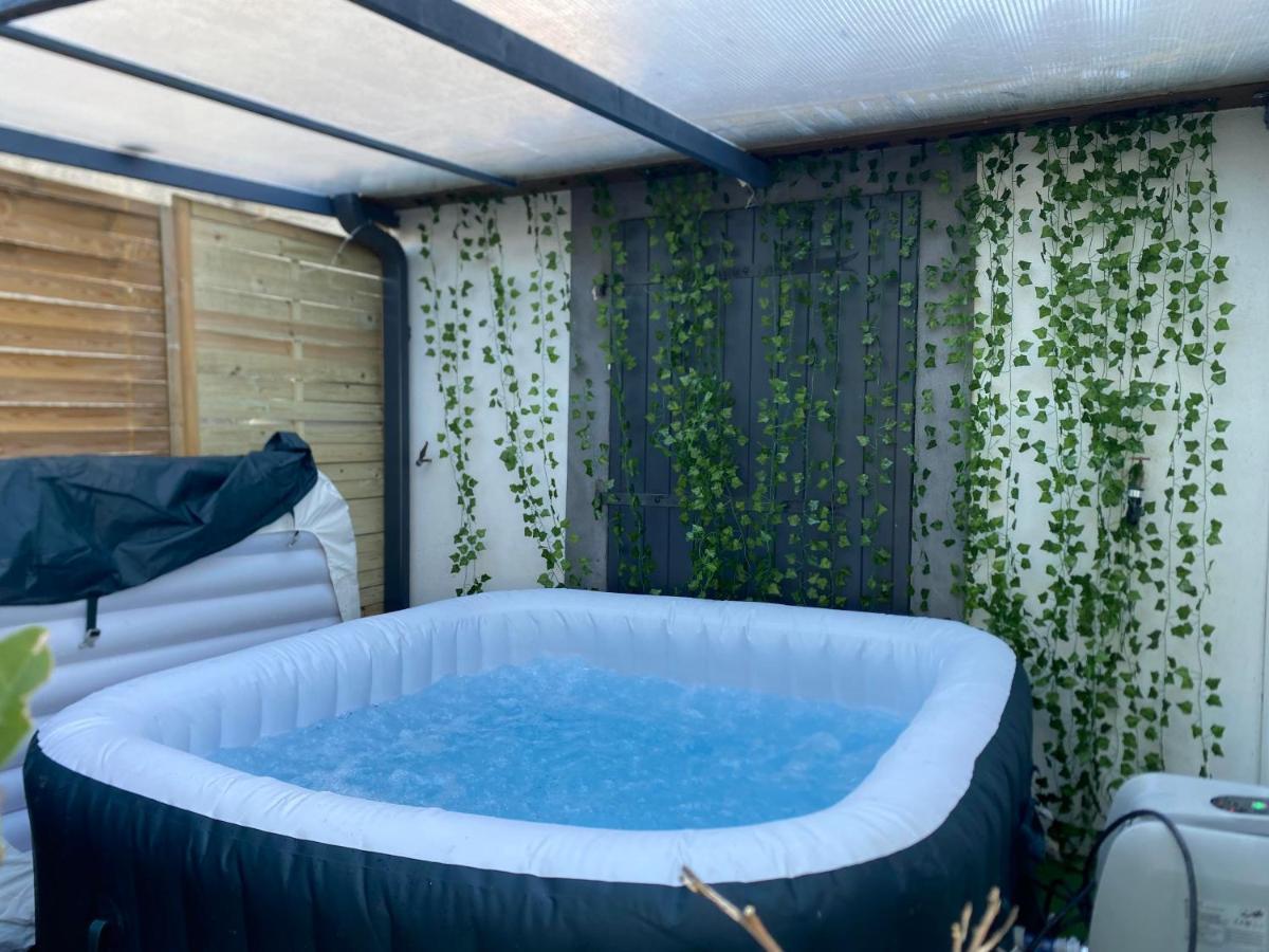Carcalove - Pool, Billard & Jacuzzi - 10pax